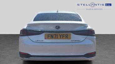 SPOTICAR Lexus Es 2.5 300h E-cvt Euro 6 (s/s) 4dr Used Car - Saloon Hybrid White - Leicester - 1200602463_4