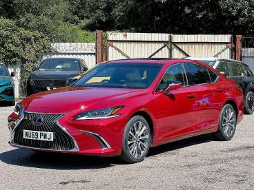 SPOTICAR Lexus Es 2.5 300h E-cvt Euro 6 (s/s) 4dr Used Car - Saloon Hybrid Red - Pontypridd - 1200617823_3