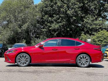 SPOTICAR Lexus Es 2.5 300h E-cvt Euro 6 (s/s) 4dr Used Car - Saloon Hybrid Red - Pontypridd - 1200617823_4