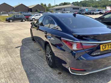 SPOTICAR Lexus Es 2.5 300h E-cvt Euro 6 (s/s) 4dr Used Car - Saloon Hybrid Blue - Pontypridd - 1200619617_5