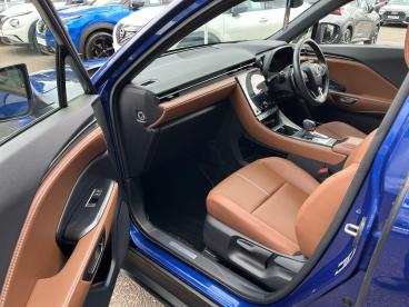 SPOTICAR Lexus Lbx 1.5 Vvt-ie Takumi E-cvt Euro 6 (s/s) 5dr Used Car - Suv Hybrid Blue - Peterborough - 1200634237_2