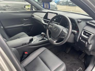 SPOTICAR Lexus Ux 2.0 250h F Sport E-cvt Euro 6 (s/s) 5dr Used Car - Suv Hybrid Silver - Peterborough - 1200622044_2