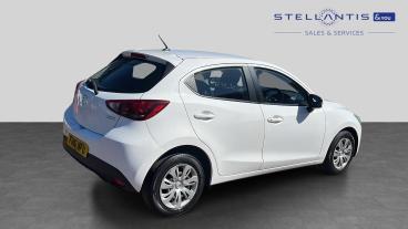 SPOTICAR Mazda 2 1.5 Skyactiv-g Se Euro 6 (s/s) 5dr Used Car - City Car Petrol White - Leicester - 1200598335_3