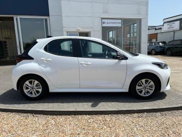 SPOTICAR Mazda 2 1.5h Centre-line Cvt Euro 6 (s/s) 5dr Used Car - City Car Hybrid White - Ryde - 1200605387_3
