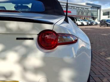SPOTICAR Mazda Mx5 1.5 Skyactiv-g Prime-line Euro 6 (s/s) 2dr Used Car - Saloon Petrol White - Worthing - 1200542515_5