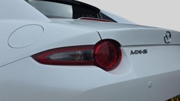 SPOTICAR Mazda Mx5 2.0 Skyactiv-g Gt Sport Nav+ Euro 6 (s/s) 2dr Used Car - Saloon Petrol White - Bristol - 1200623263_5