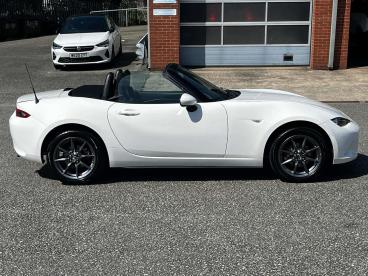 SPOTICAR Mazda Mx5 1.5 Skyactiv-g Se+ Euro 6 2dr Used Car - Saloon Petrol White - Colwyn Bay - 1200626195_2