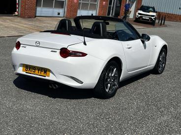 SPOTICAR Mazda Mx5 1.5 Skyactiv-g Se+ Euro 6 2dr Used Car - Saloon Petrol White - Colwyn Bay - 1200626195_5