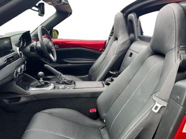 SPOTICAR Mazda Mx5 1.5 Skyactiv-g Exclusive-line Euro 6 (s/s) 2dr Used Car - Saloon Petrol Red - Colchester - 1200627044_2