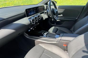 SPOTICAR Mercedes Cla 1.3 Cla180h Mhev Sport (executive) Coupe 7g-dct Eu Used Car - Saloon Hybrid White - Bridgend - 1200592371_2