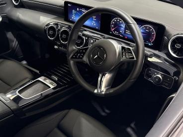 SPOTICAR Mercedes Cla 1.3 Cla200h Mhev Sport (executive) Coupe 7g-dct Eu Used Car - Saloon Hybrid Black - Swansea - 1200605736_3