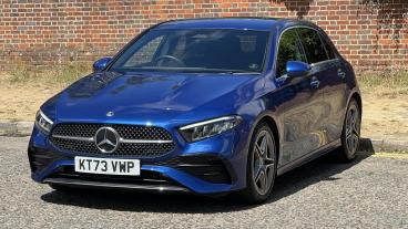 SPOTICAR Mercedes A Class Classe A 1.3 A180h Mhev Amg Line (executive) 7g-dct Euro 6 Used Car - Saloon Hybrid Blue - Hemel Hempstead - 1200623811_3