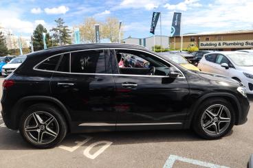 SPOTICAR Mercedes Gla 2.0 Gla200d Amg Line (premium) 8g-dct Euro 6 (s/s) Used Car - Suv Diesel Black - Leamington - 1200596039_5