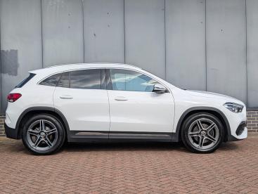 SPOTICAR Mercedes Gla 1.3 Gla180 Amg Line 7g-dct Euro 6 (s/s) 5dr Used Car - Suv Petrol White - Norwich - 1200630127_2