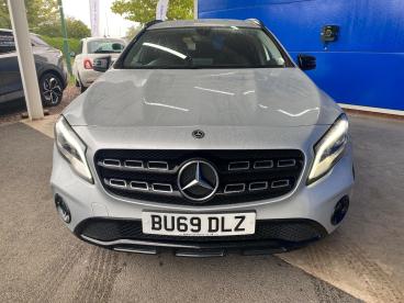 SPOTICAR Mercedes Gla 1.6 Gla180 Urban Edition 7g-dct Euro 6 (s/s) 5dr Used Car - Suv Petrol Silver - Shrewsbury - 1200644401_2