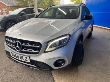 SPOTICAR Mercedes Gla 1.6 Gla180 Urban Edition 7g-dct Euro 6 (s/s) 5dr Used Car - Suv Petrol Silver - Shrewsbury - 1200644401_3