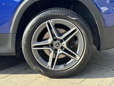 SPOTICAR Mercedes Glb 1.3 Glb200 Amg Line (premium) 7g-dct Euro 6 (s/s) Used Car - Suv Petrol Blue - Swindon - 1200620978_5