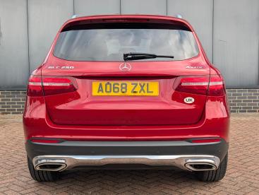 SPOTICAR Mercedes Glc 2.0 Glc250 Sport G-tronic+ 4matic Euro 6 (s/s) 5dr Used Car - Suv Petrol Orange - Norwich - 1200630130_4