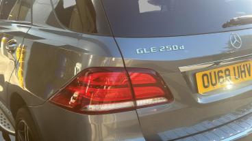 SPOTICAR Mercedes Gle 2.1 Gle250d Amg Line (premium Plus) G-tronic 4mati Used Car - Suv Diesel Grey - Sheffield - 1200642064_5