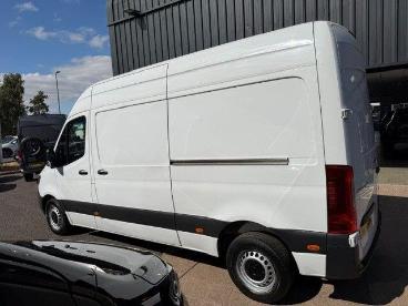 SPOTICAR Mercedes Sprinter 2.0 315 Cdi Progressive Fwd L2 H2 Euro 6 (s/s) 5dr Used Car - Commercial Vehicle Diesel White - Cheltenham - 1200624807_4