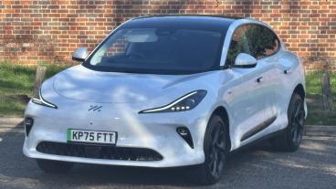 SPOTICAR Mg Im6 100kwh Launch Edition Auto 4wd 5dr Used Car - Suv Electric  - Hemel Hempstead - 1200555739_2