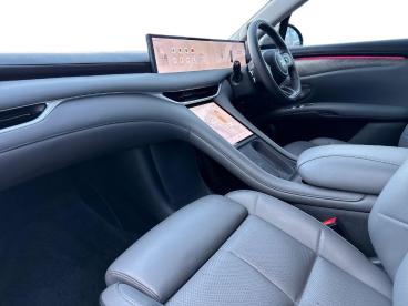 SPOTICAR Mg Im6 100kwh Launch Edition Auto 4wd 5dr Used Car - Suv Electric Silver - Wallsend - 1200559675_3