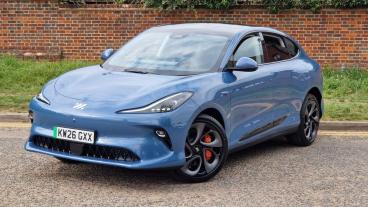SPOTICAR Mg Im6 100kwh Launch Edition Auto 4wd 5dr Used Car - Suv Electric  - Hemel Hempstead - 1200603642_2
