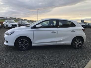 SPOTICAR Mg 3 Mg3 1.5 Se Euro 6 (s/s) 5dr Used Car - Saloon Petrol White - Inverness - 1200573203_4