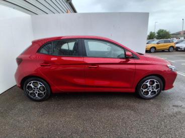 SPOTICAR Mg 3 Mg3 1.5 Se Euro 6 (s/s) 5dr Used Car - Saloon Petrol Red - Trowbridge - 1200583457_4