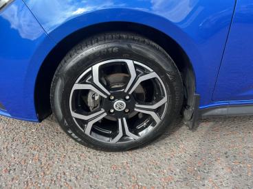 SPOTICAR Mg 3 Mg3 1.5 Vti-tech Excite Euro 6 (s/s) 5dr Used Car - Saloon Petrol Blue - Enniskillen - 1200611332_4