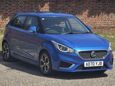 SPOTICAR Mg 3 Mg3 1.5 Vti-tech Exclusive Nav Euro 6 (s/s) 5dr Used Car - Saloon Petrol Blue - Hemel Hempstead - 1200612673_1