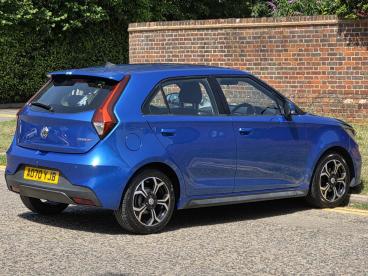 SPOTICAR Mg 3 Mg3 1.5 Vti-tech Exclusive Nav Euro 6 (s/s) 5dr Used Car - Saloon Petrol Blue - Hemel Hempstead - 1200612673_4