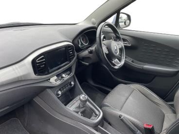 SPOTICAR Mg 3 Mg3 1.5 Vti-tech Exclusive Nav Euro 6 (s/s) 5dr Used Car - Saloon Petrol Silver - Ashington - 1200614685_3