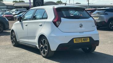SPOTICAR Mg 3 Mg3 1.5 Vti-tech Exclusive Nav Euro 6 (s/s) 5dr Used Car - Saloon Petrol White - Redditch - 1200615971_3