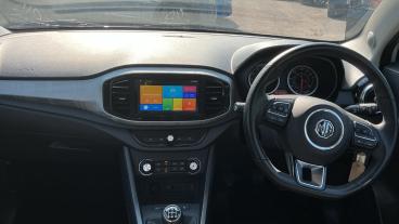 SPOTICAR Mg 3 Mg3 1.5 Vti-tech Exclusive Nav Euro 6 (s/s) 5dr Used Car - Saloon Petrol White - Redditch - 1200615971_4