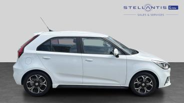 SPOTICAR Mg 3 Mg3 1.5 Vti-tech Exclusive Nav Euro 6 (s/s) 5dr Used Car - Saloon Petrol White - Salford - 1200624007_2
