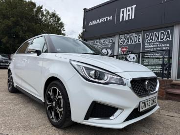 SPOTICAR Mg 3 Mg3 1.5 Vti-tech Exclusive Nav Euro 6 (s/s) 5dr Used Car - Saloon Petrol White - Dartford - 500632828_1