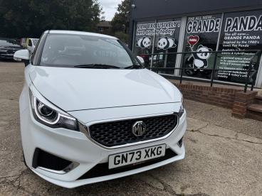 SPOTICAR Mg 3 Mg3 1.5 Vti-tech Exclusive Nav Euro 6 (s/s) 5dr Used Car - Saloon Petrol White - Dartford - 500632828_2