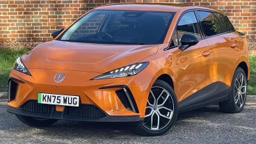 SPOTICAR Mg 4 Mg4 64kwh Trophy Long Range Auto 5dr Used Car - Saloon Electric Orange - Hemel Hempstead - 1200555775_1