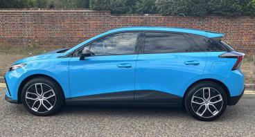 SPOTICAR Mg 4 Mg4 64kwh Trophy Long Range Auto 5dr Used Car - Saloon Electric Blue - Hemel Hempstead - 1200555787_5