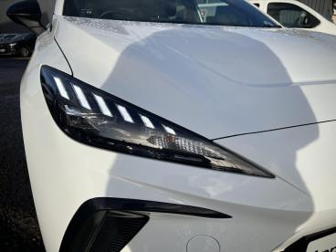 SPOTICAR Mg 4 Mg4 64kwh Se Long Range Auto 5dr Used Car - Saloon Electric White - Enniskillen - 1200556786_2