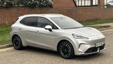 SPOTICAR Mg 4 Mg4 118kw Premium Long Range 54kwh 5dr Auto Used Car - Saloon Electric  - Hemel Hempstead - 1200585824_1