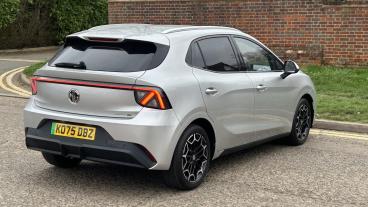 SPOTICAR Mg 4 Mg4 118kw Premium Long Range 54kwh 5dr Auto Used Car - Saloon Electric  - Hemel Hempstead - 1200585824_5