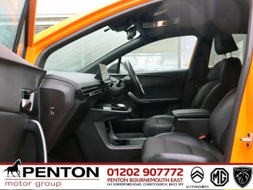 SPOTICAR Mg 4 Mg4 64kwh Trophy Long Range Auto 5dr Used Car - Saloon Electric Orange - Christchurch - 1200586331_3