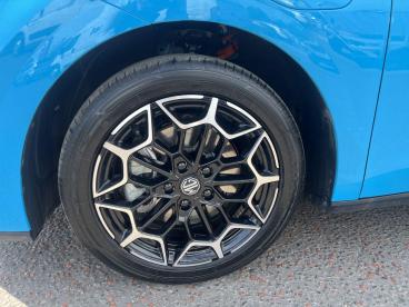 SPOTICAR Mg 4 Mg4 53.9kwh Premium Long Range Auto 5dr Used Car - Saloon Electric Blue - Enniskillen - 1200592153_4