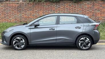 SPOTICAR Mg 4 Mg4 49kwh Se Auto 5dr Used Car - Saloon Electric Grey - Hemel Hempstead - 1200598286_4