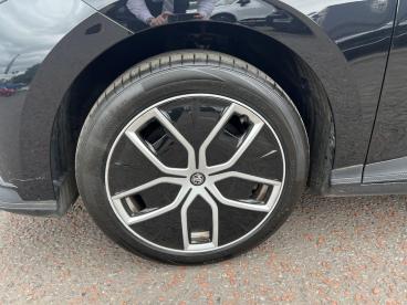 SPOTICAR Mg 4 Mg4 77kwh Trophy Extended Range Auto 5dr Used Car - Saloon Electric Black - Enniskillen - 1200603883_4