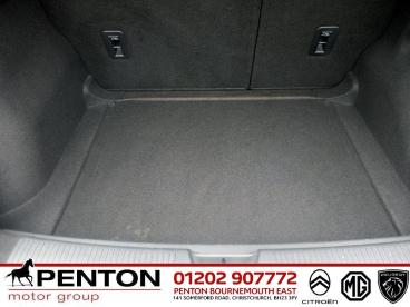 SPOTICAR Mg 4 Mg4 51kwh Se Auto 5dr Used Car - Saloon Electric White - Christchurch - 1200609919_5
