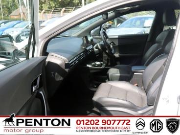 SPOTICAR Mg 4 Mg4 64kwh Trophy Long Range Auto 5dr Used Car - Saloon Electric White - Christchurch - 1200623641_3