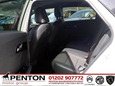 SPOTICAR Mg 4 Mg4 64kwh Trophy Long Range Auto 5dr Used Car - Saloon Electric White - Christchurch - 1200623641_4